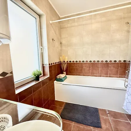 Carina - Menada * Sluneční pobřeží